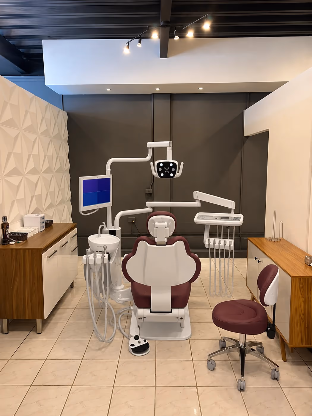 G5 Implant dental chair clean clinical layout concept visual