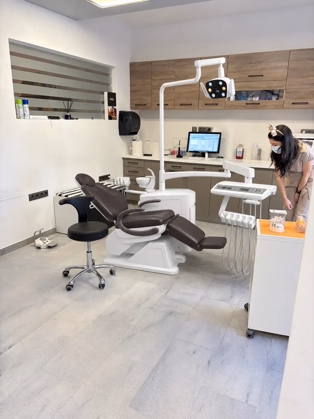 G5 dental chair operator workspace concept visual