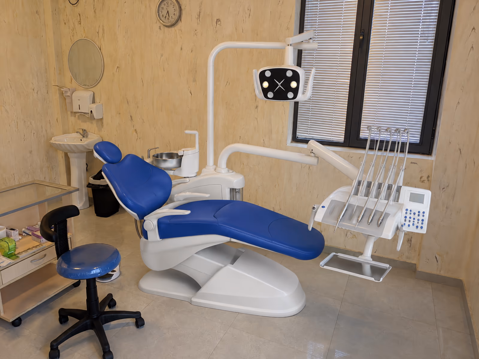 H5 dental chair in a finished treatment-room reference