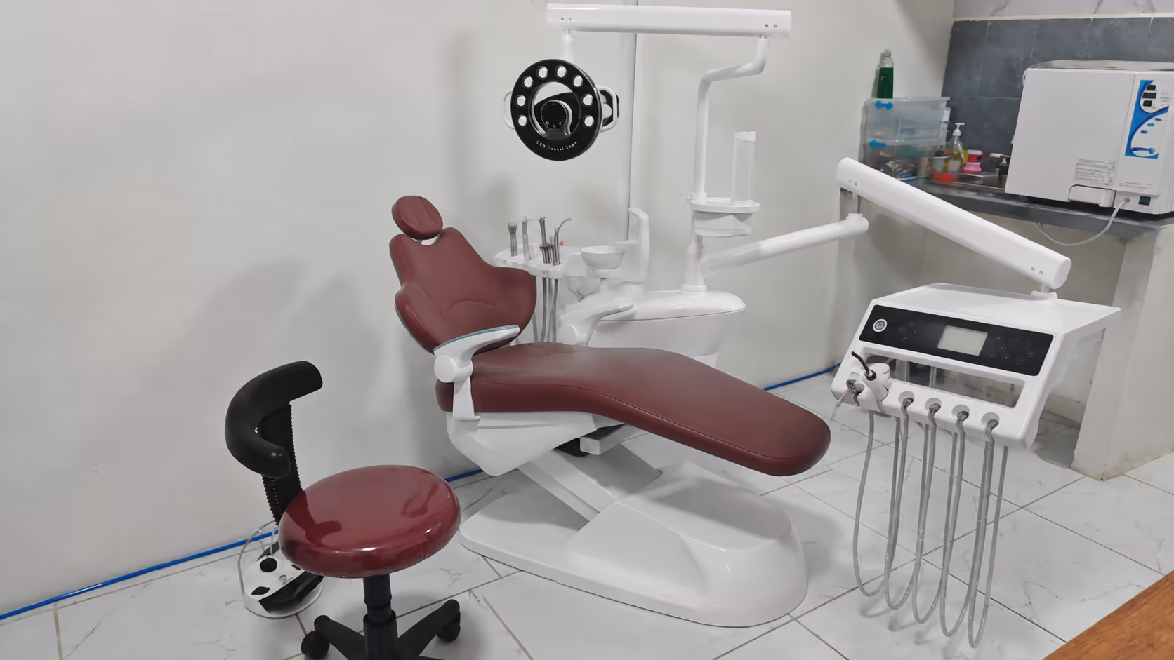 P6 dental chair in a supplied finished treatment-room reference image