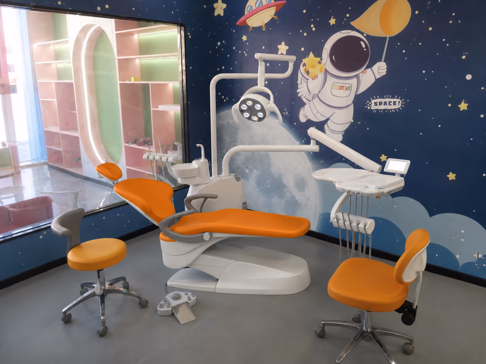 QL2024 dental chair in a finished treatment-room reference