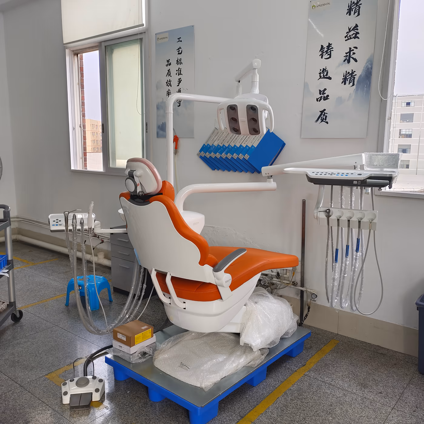 S610 dental chair in a supplied finished treatment-room reference image