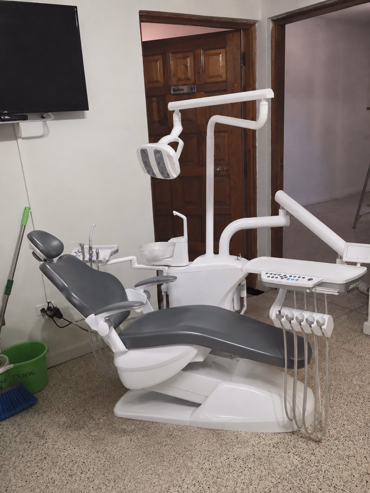 S620 dental chair in a supplied finished treatment-room reference image