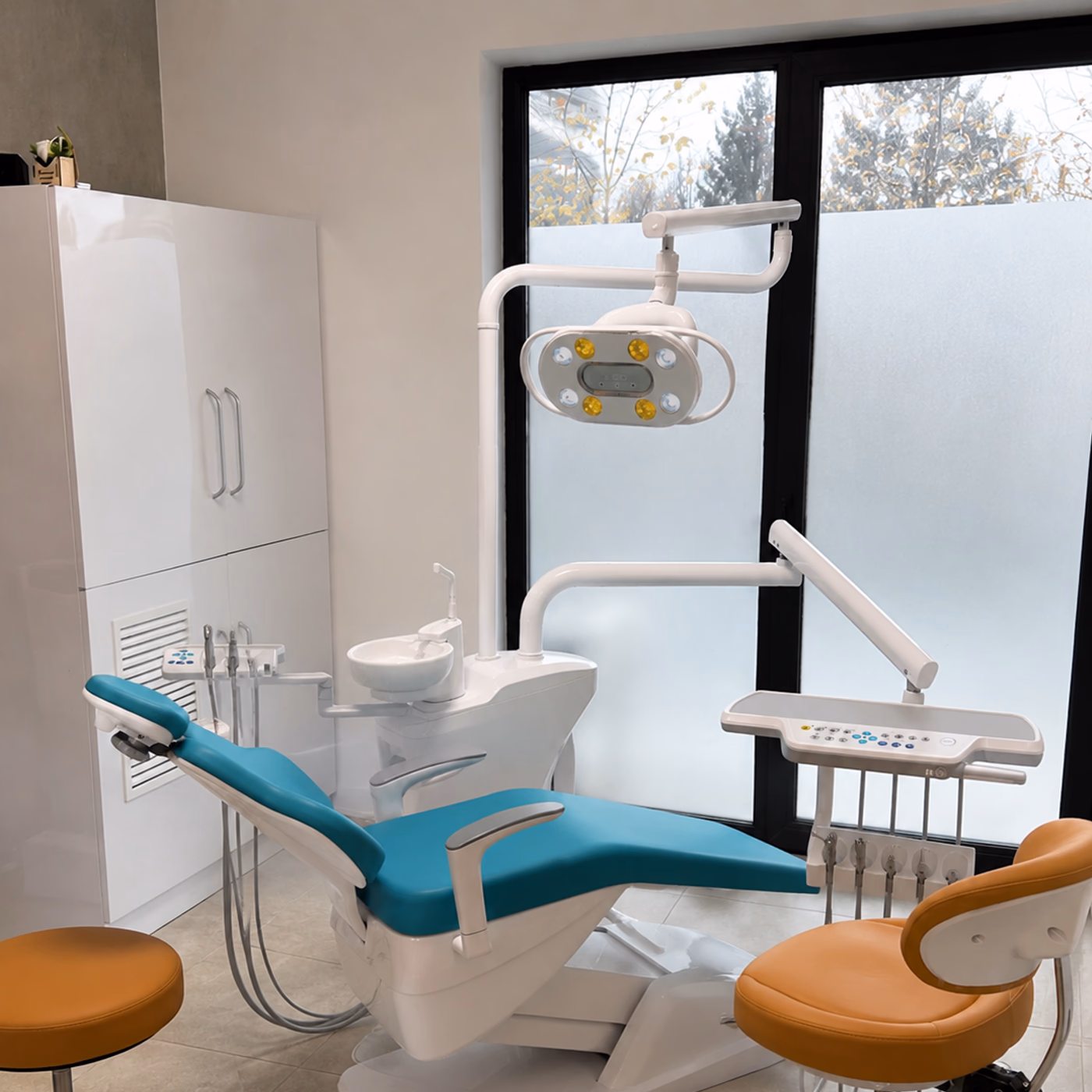 S650 dental chair in a supplied finished treatment-room reference image