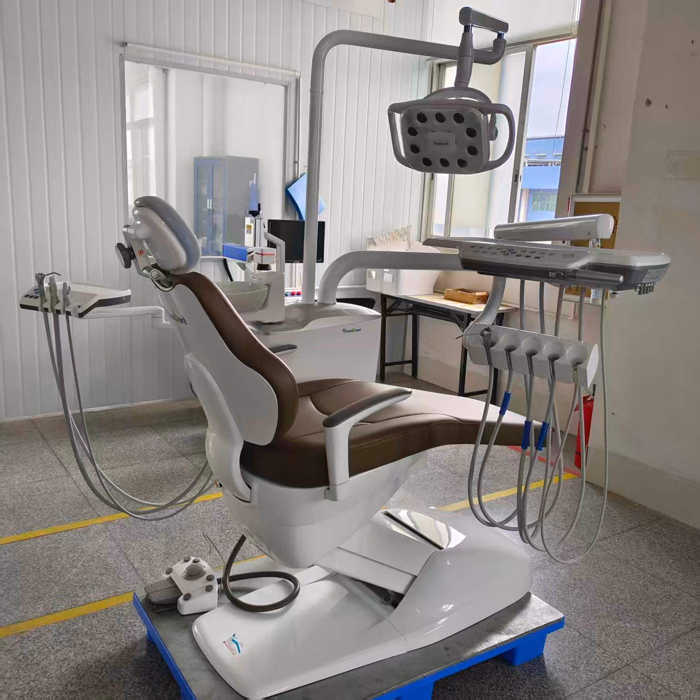 S660 dental chair in a supplied finished treatment-room reference image
