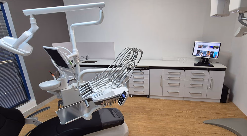 Top-mounted S670 delivery system at a customer clinic in Seychelles