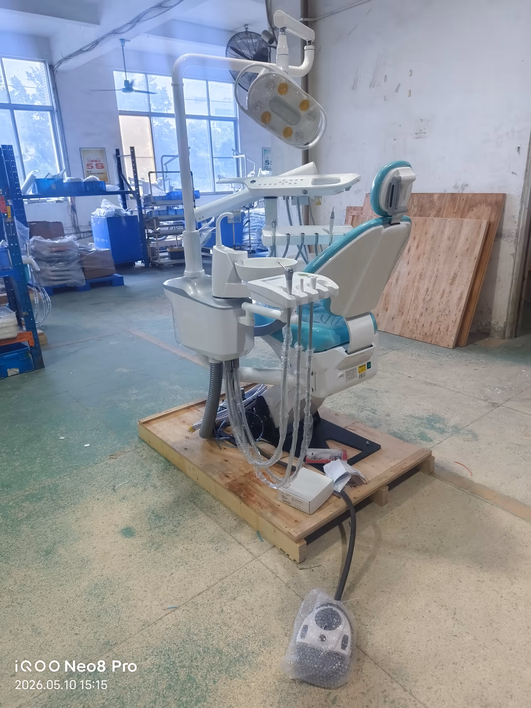 TJ2028I Elite dental chair in a supplied finished treatment-room reference image