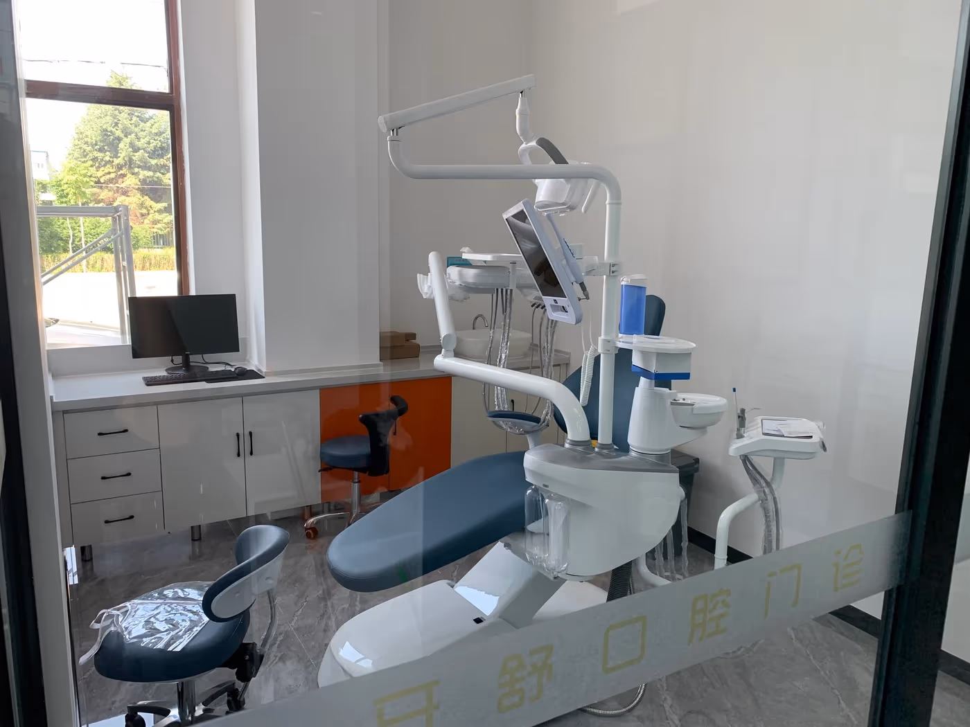 V3 Luxury dental chair clean clinical layout in a real clinic installation